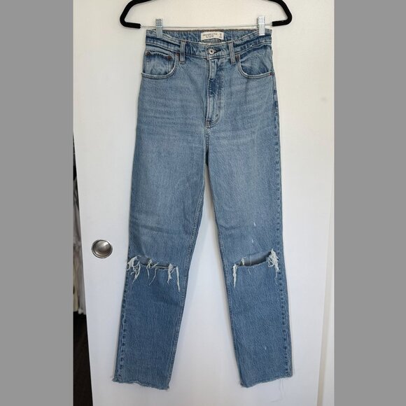 A&F Ultra High Rise '90s Straight Jean (Sz 26/2L) - Picture 1 of 3